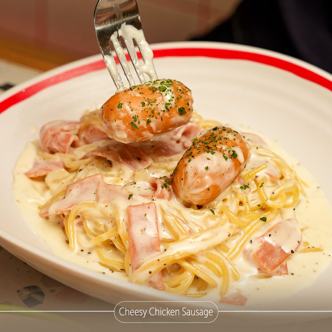 Cheesy Chicken Sausage pasta at PastaMania