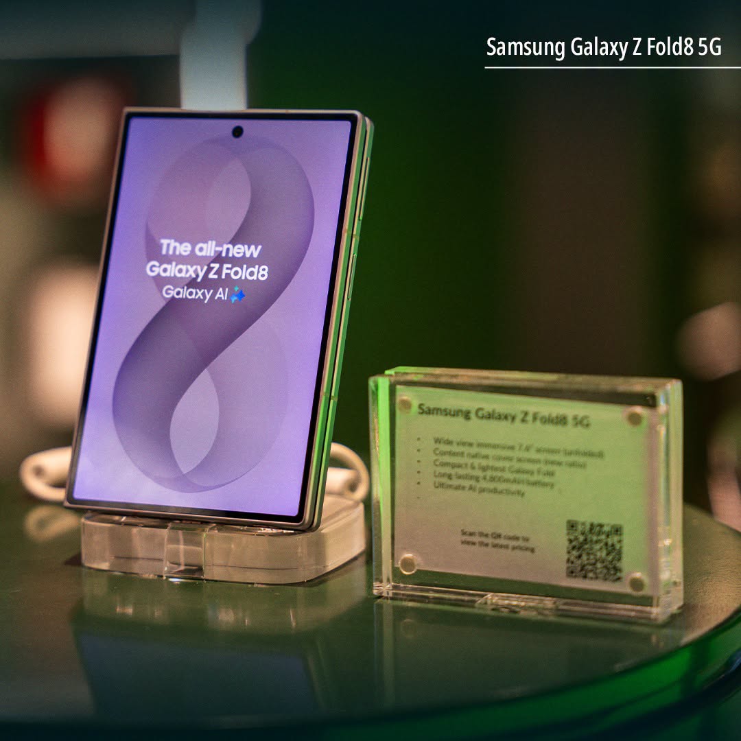 Samsung Galaxy Z Fold8 5G at StarHub Tampines Mall