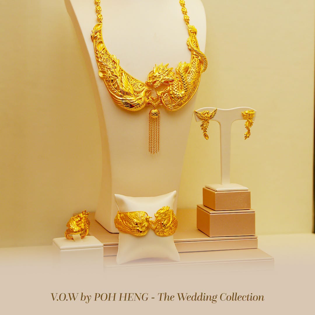 Poh Heng gold dragon necklace with tassel and matching jewellery set