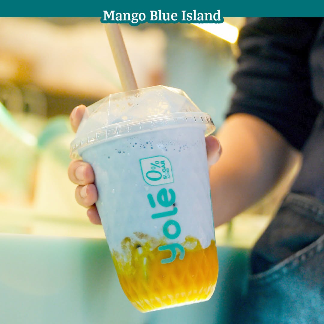 Yolé Mango Blue Island drink