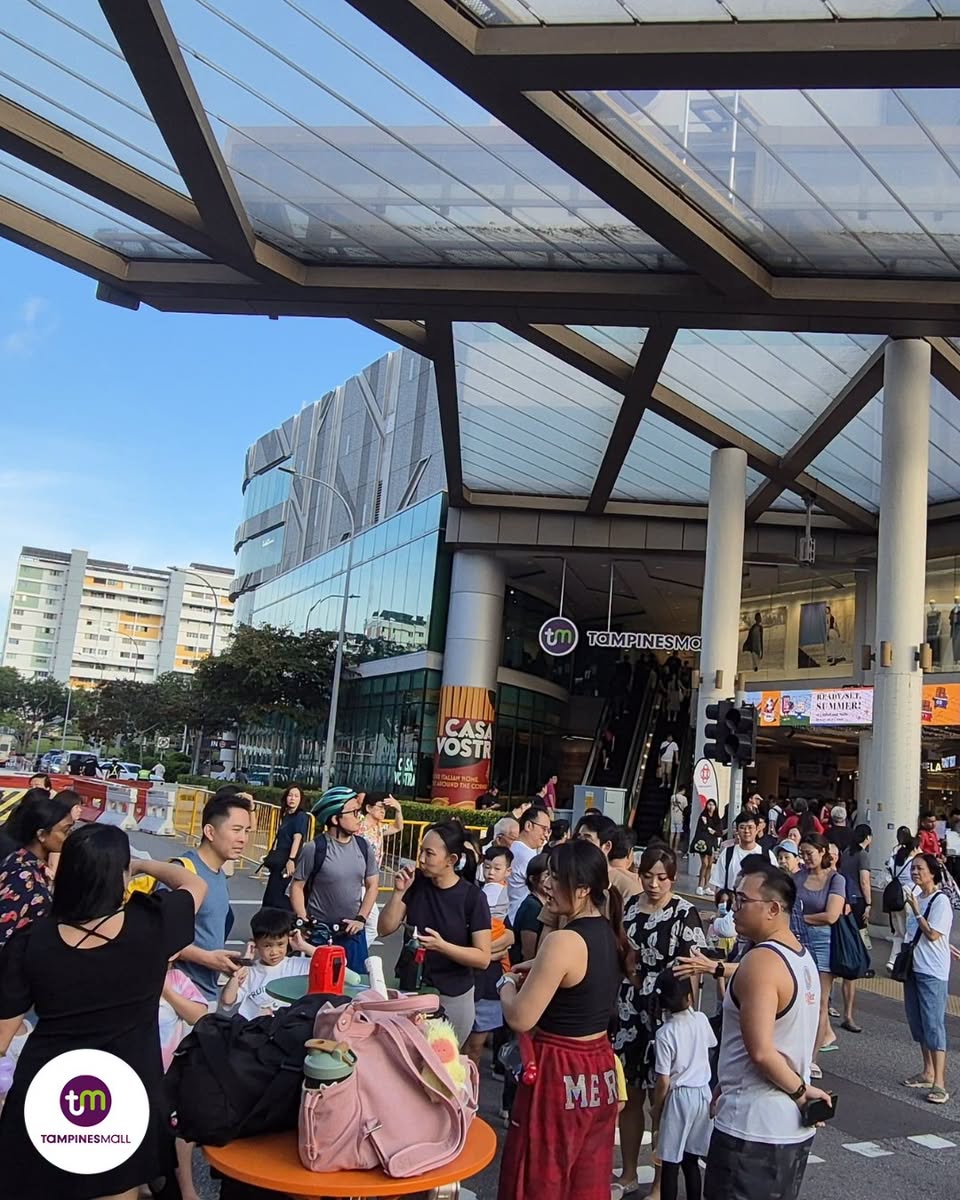 Tampines Mall outdoor concourse