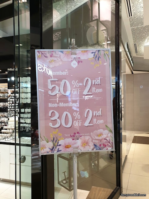 Helen Tampines Mall
