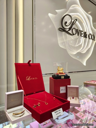 Love & Co. Tampines Mall - Engagement diamonds ring & Wedding bands