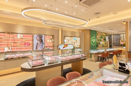 Love & Co. Tampines Mall - Engagement diamonds ring & Wedding bands