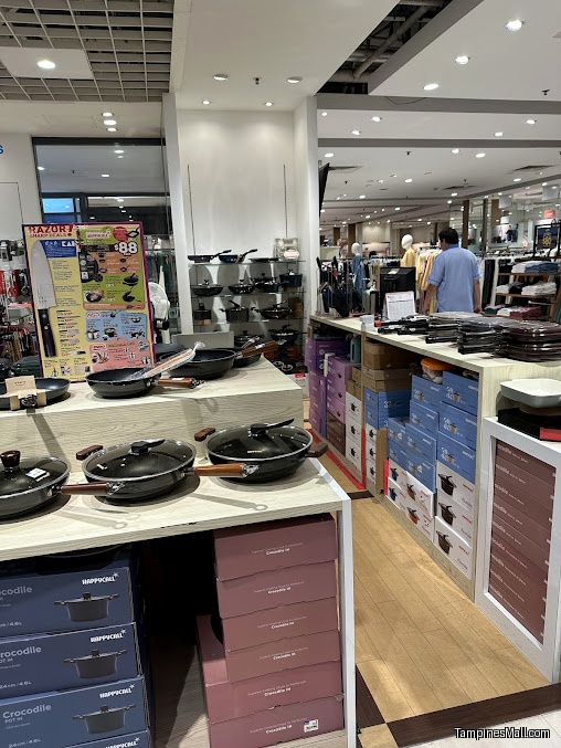 伊勢丹 Isetan Tampines